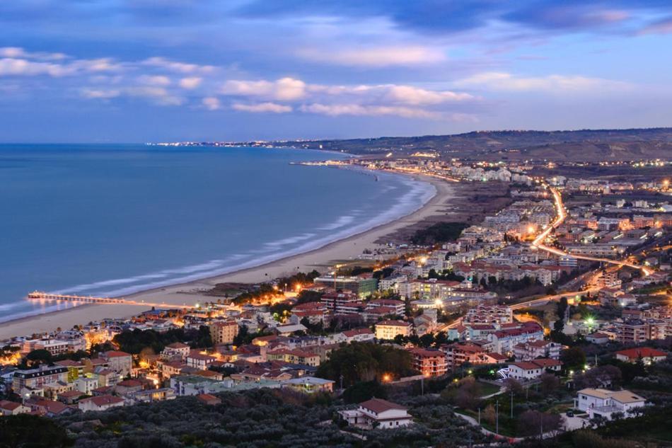 Vila Le Maioliche Vasto Exteriér fotografie
